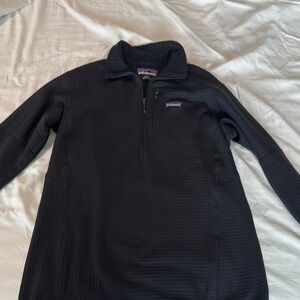 Patagonia R1 Women’s Waffle Fleece Black Midlayer Pullover